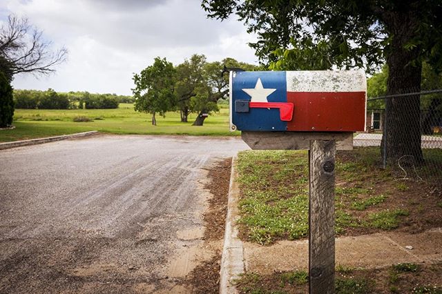 #TexasFlag mailbox = using every excuse to make sure EVERYONE knows you’re a proud #Texan! #Texas #BigTex #HowdyFolks