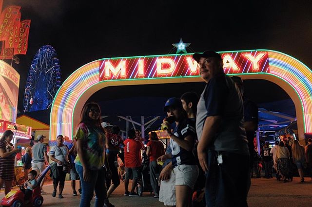 Anyone else looking forward to #Fair food, #Midway lights and the GREAT #StateFairofTX? Save $10 on your family 4 pack of tickets when you use code 18TEXfam10