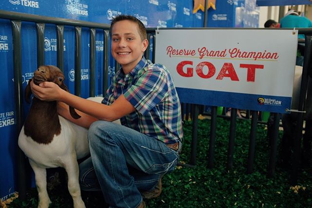 Season passes to the #StateFairofTX are the #GOAT…. greatest of all time. 🐐 So save $10 on your season pass combo pack today when you use prom code 18TEXsp10 🤠😂👏🏽 #BigTex