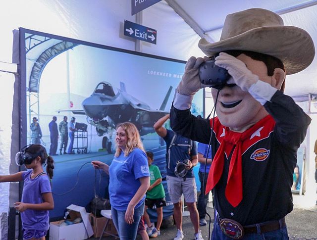 Today only, Lockheed Martin has an awesome walk through exhibit with tons of virtual reality games located over at Nimitz Terrace! #BigTex