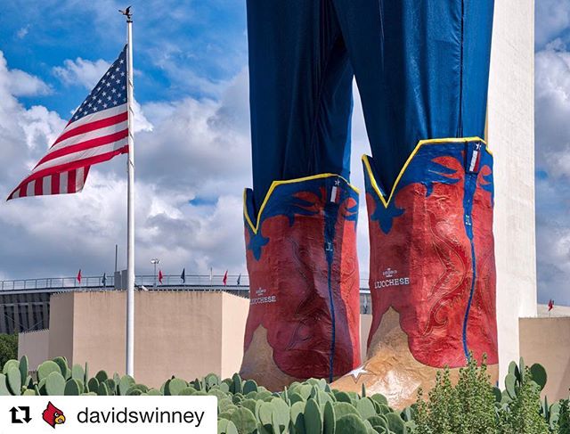 Couldn’t have said it better- check out those new boots #Repost @davidswinney
Big Tex is looking pretty spiffy this year in his new @lucchese boots. #BigTex #POD ===================================== #statefair #statefairoftexas #bigtex @bigtex #howdyfolks #welcometothegreatstatefairoftexas #dallastexas #fairpark #fairparkdallas @fairparktx @statefairoftx #cowboyboots