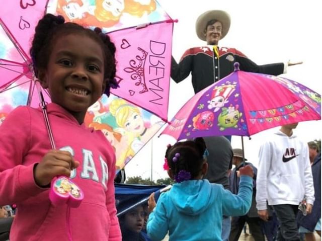 #BigTex ❤’s all your cute kiddos pics! We know alot of you folks are coming as soon as this rain stops so we wanted to offer an extra $10 off the Family 4-Pack now through Wed. at 11:59 pm. Buy ahead & use promo code CUTEKID for your savings. 🤠👉🏽https://bit.ly/2PBlrpV