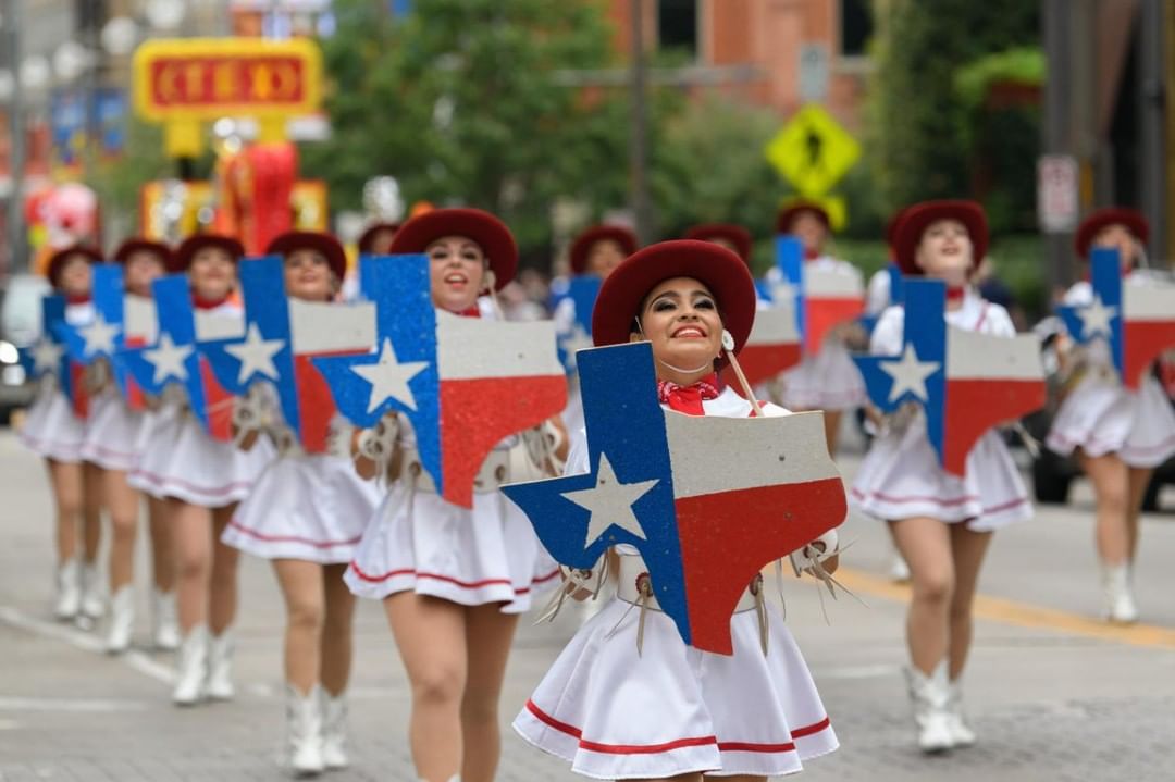#TexasTuesday – Photo from 2018 Opening Day Parade! Did we mention there’s less than 280 days until the 2019 Opening Day of the GREAT #StateFairofTX?! #BigTex #Texas #ProudTexan #MerryChristmas