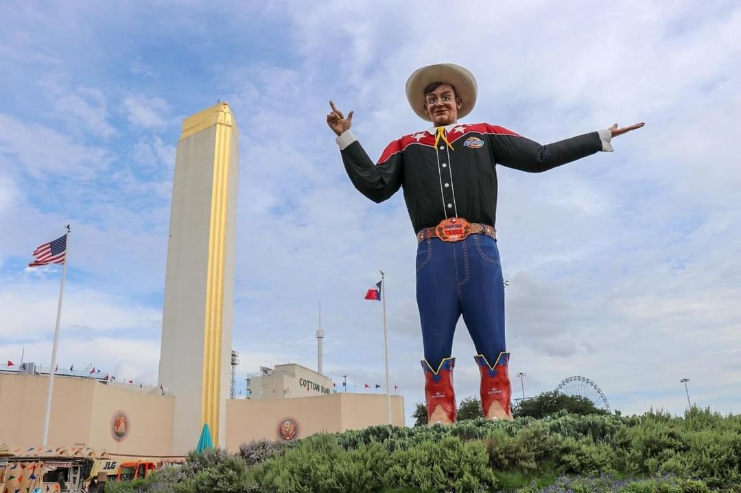 #BigTex asked 🤠 Y’all delivered 🏆  Judges have spoken 🗣 Now you get to vote ✔ We received a whoppin’ 250+ #DesignMyBoots contest submissions & now it is up to you folks to decide! Submit your vote now through March 6th at 10 am 👉🏽 https://bit.ly/2PYv428