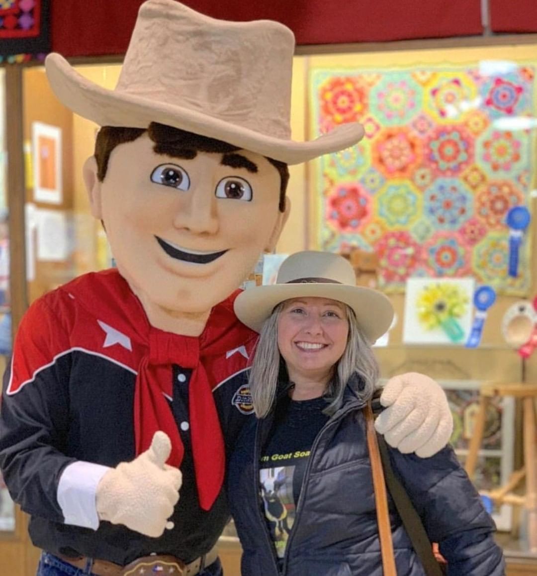 Reason #4 to compete in Arts & Crafts contests. You never know what kind of doors participating in Creative Arts might open. One of the best just might be meeting some new folks you start to call friends! #CreativeArts #BigTex #Repost 📸: GlamGoatSoap