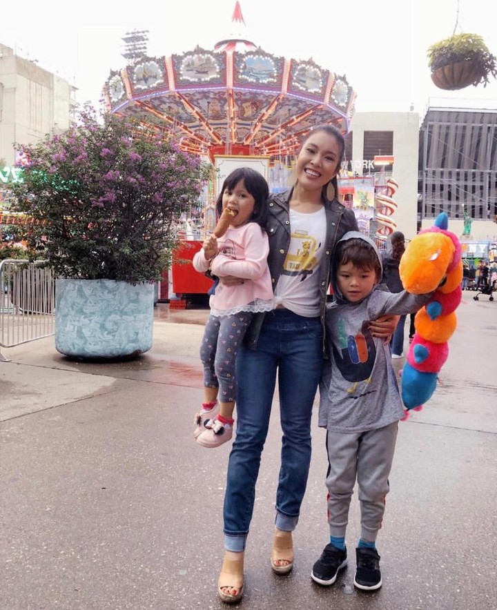 24 days of fun guaranteed for all (parents included) 😂🎟🎡 #FanFairFriday #Family #FairFriday #Repost 📸:cutenlittle