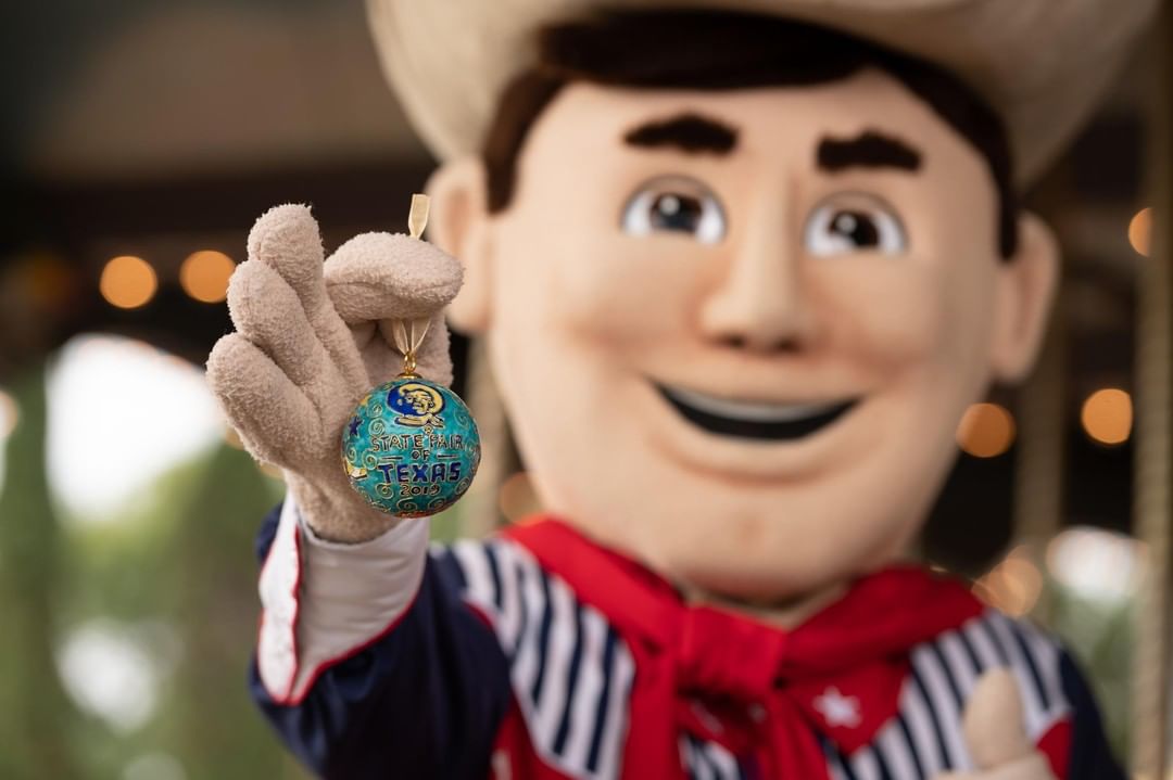 Add some TEXAS to your holidays! Text HOLIDAY to 877-7-BIGTEX (724-4839) for your chance to win a FREE, one of a kind, Texas Creativity ornament! https://bit.ly/35nXWIr  #BigTex