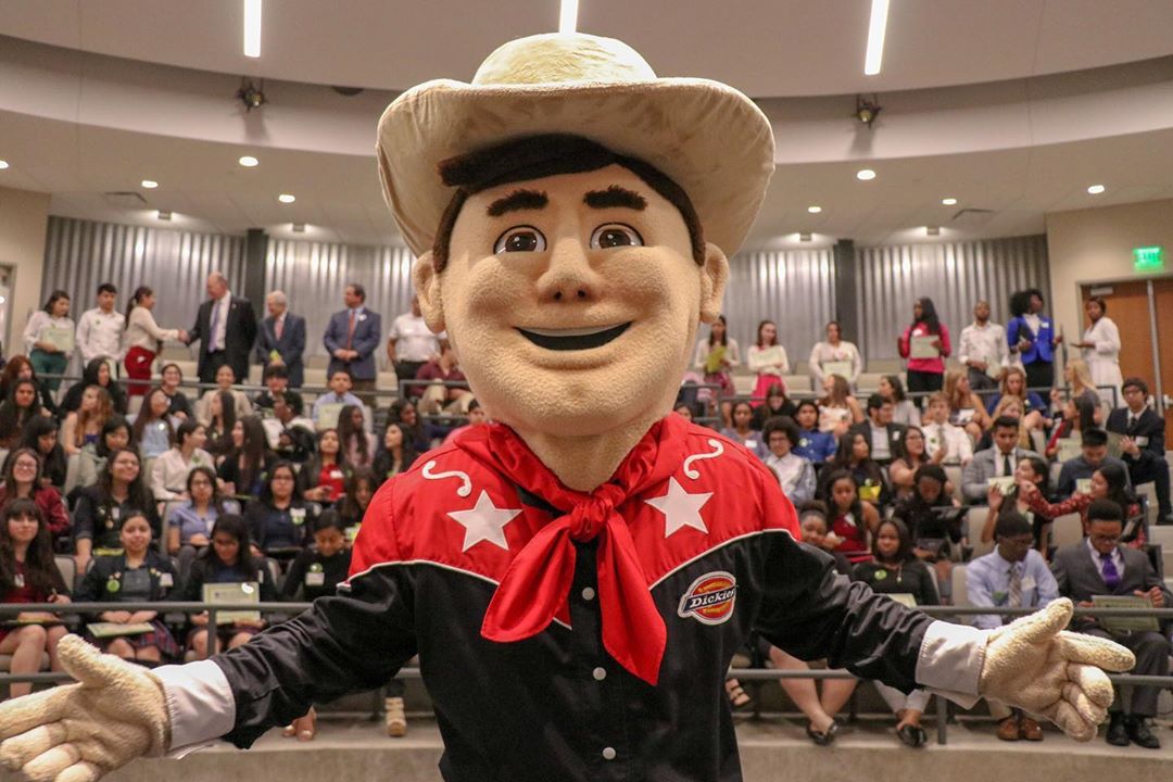How about some very exciting news this afternoon?! 🤠🎓The State Fair of Texas is awarding more than $1.24 million in new college scholarships this year to 208 students throughout the Lone Star State. Congratulations to all the 2020 scholarship recipients! #BigTex #bigtexscholar